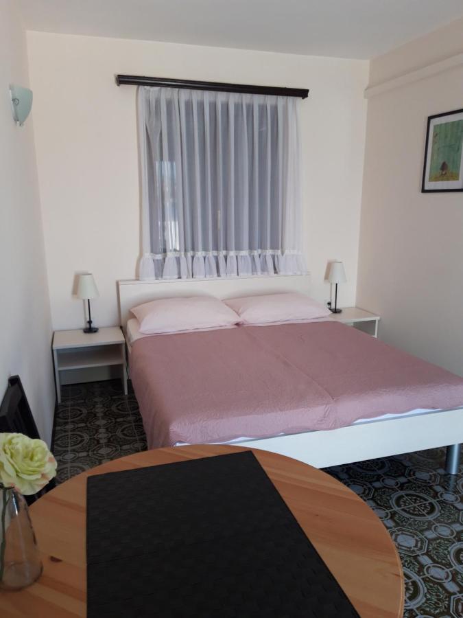 Apartments Marta Рогозница Екстериор снимка