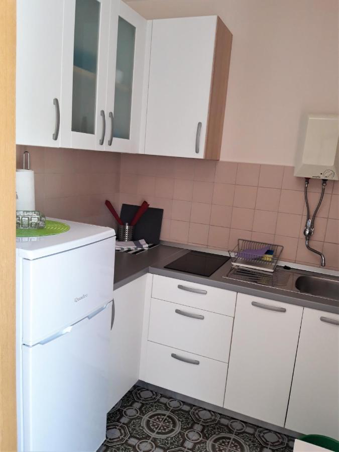 Apartments Marta Рогозница Екстериор снимка