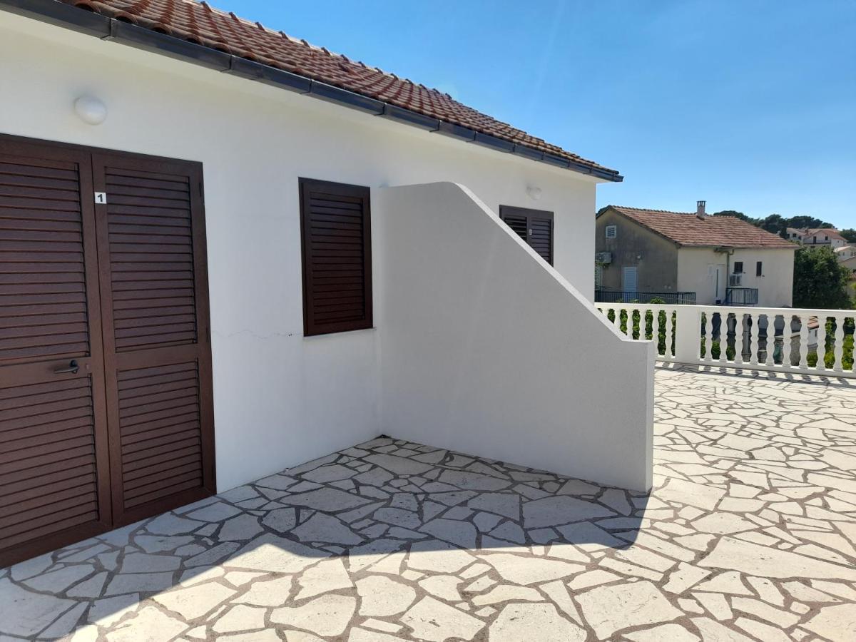 Apartments Marta Рогозница Екстериор снимка