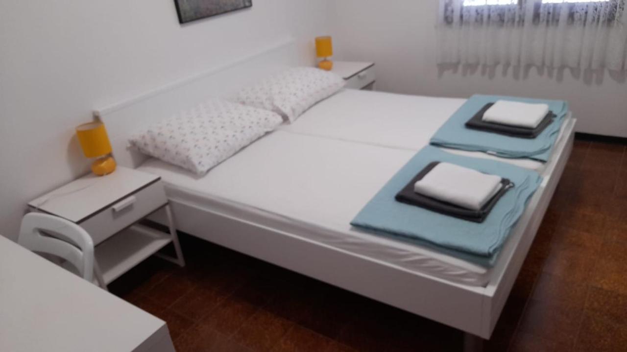 Apartments Marta Рогозница Екстериор снимка